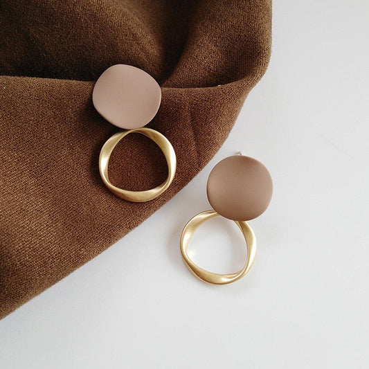 Autumn Winter New Brown Earrings Vintage Matte drop Earrings for women Metal Fashion Statement Dangle Earring 2026 Trend Jewelry